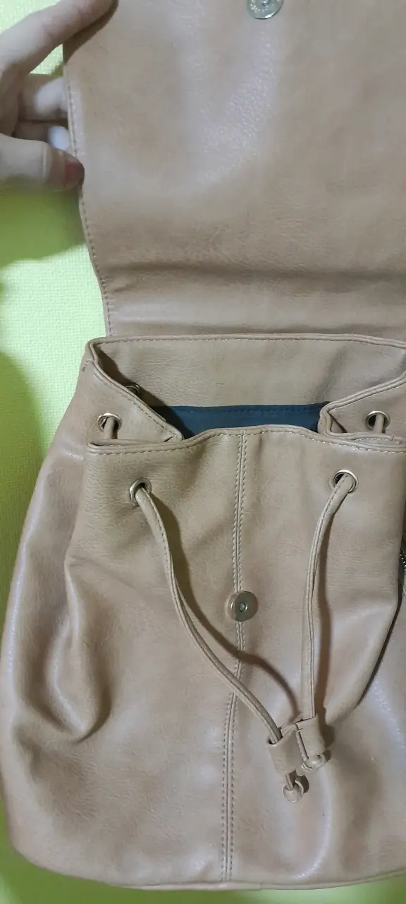 Mochila de cuero sintético beige - 2