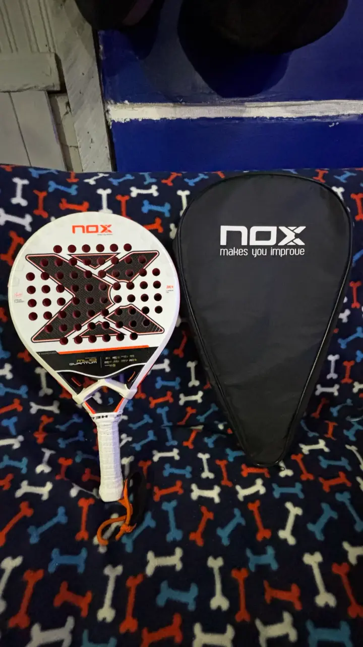 Pala de pádel Nox ML10 Quantum con funda - 1
