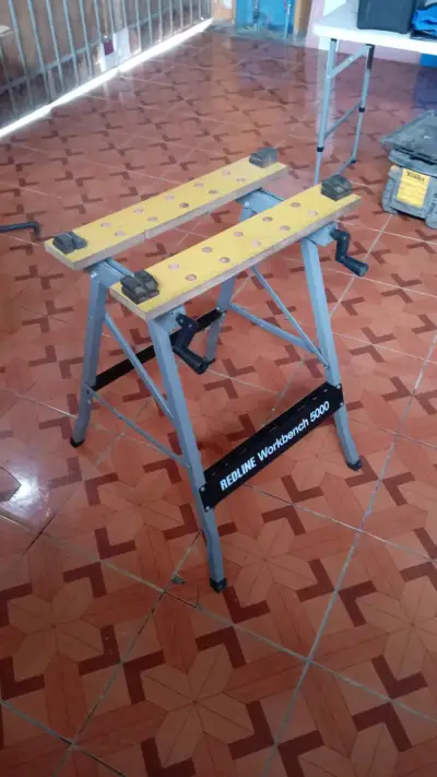Parrilla portátil con ruedas y estantes de madera - miniatura 5