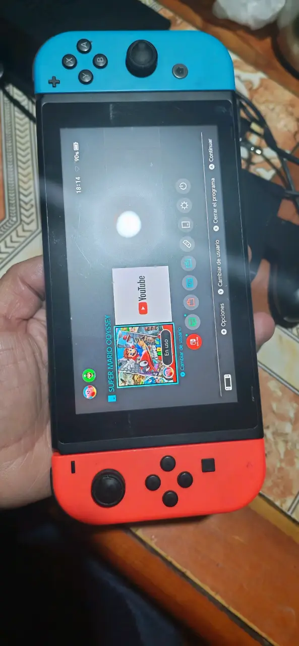 Consola Nintendo Switch más dos juegos - 4