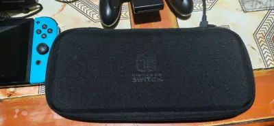Consola Nintendo Switch más dos juegos - miniatura 6