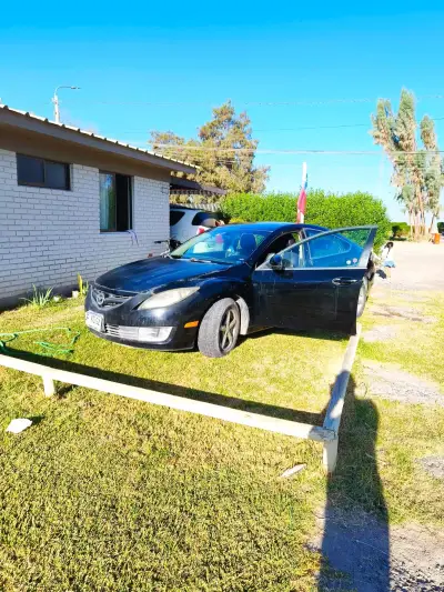 Mazda 6 americano 2010 sedán negro en buen estado - miniatura 2