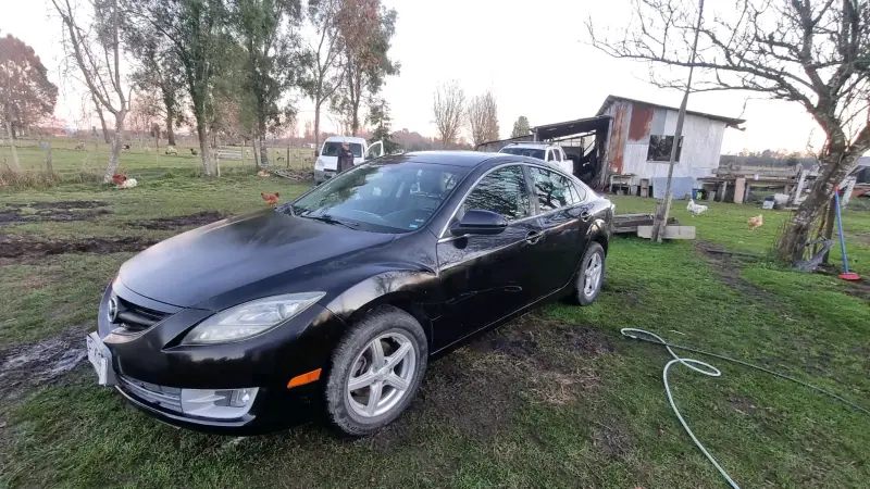 Mazda 6 americano 2010 sedán negro en buen estado - 5