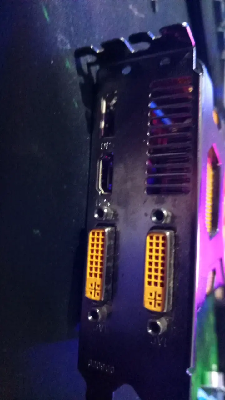 Tarjeta gráfica Zotac gtx 560ti 1gb gdrr5 - 3