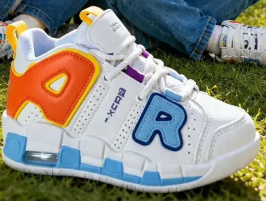 Zapatillas deportivas infantiles coloridas - 2
