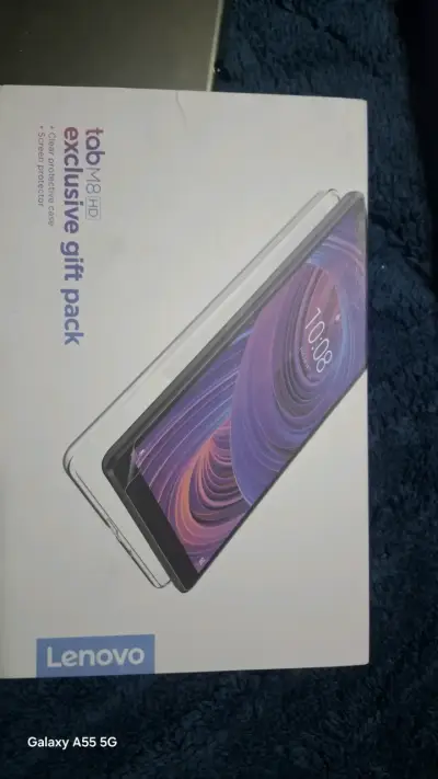 Tablet Lenovo Tab M8 HD con funda y protector - miniatura 2