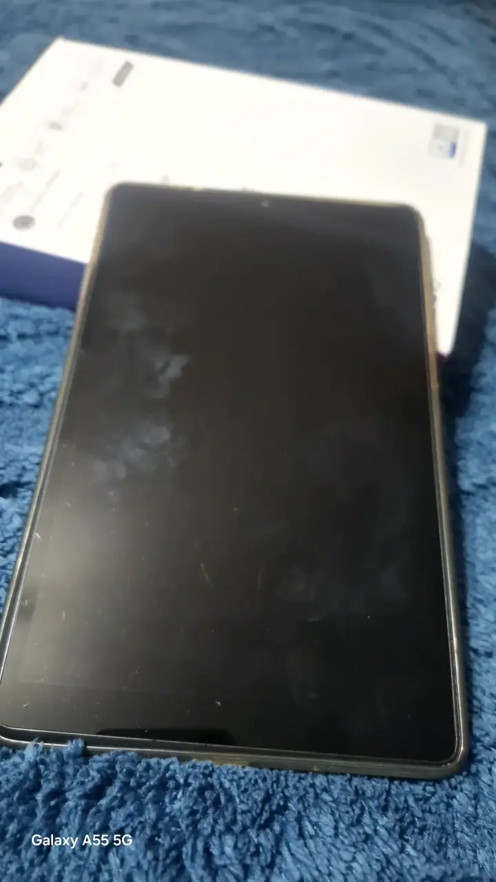 Tablet Lenovo Tab M8 HD con funda y protector - 5