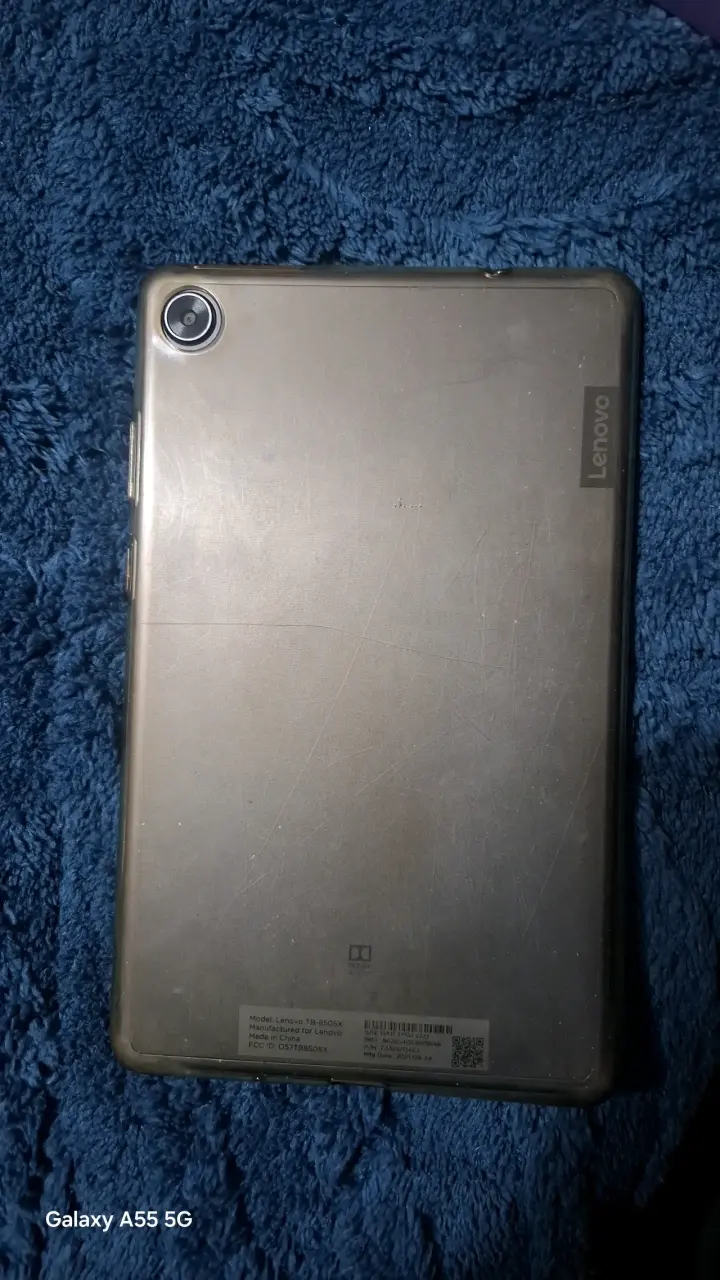 Tablet Lenovo Tab M8 HD con funda y protector - 6