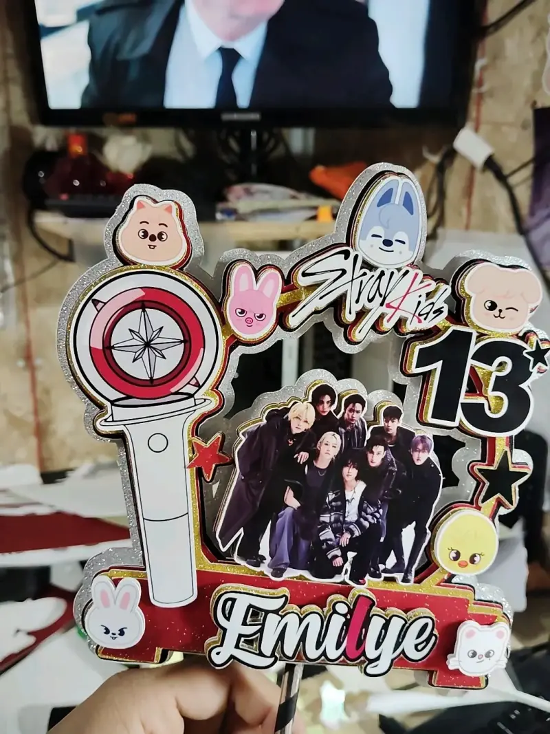 Decoración de pastel Stray Kids personalizada - 2