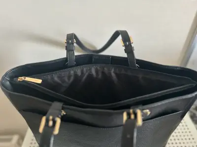 Bolso de cuero negro Michael Kors elegante - miniatura 3