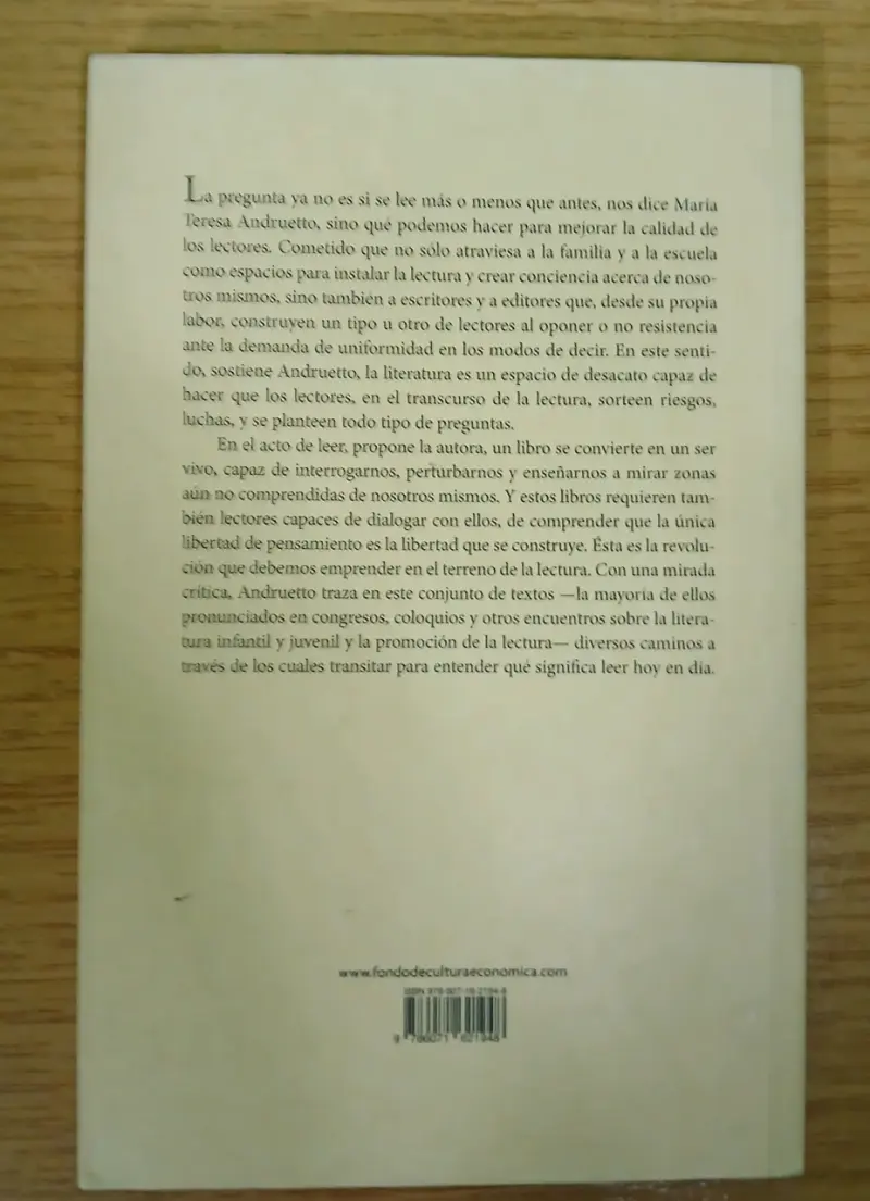 Libro 'La lectura, otra revolución' de María Teresa Andruetto - 2