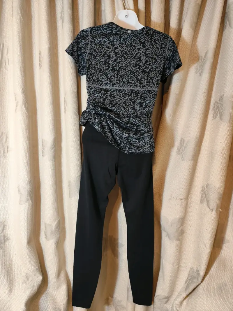 Conjunto deportivo mujer Nike negro y gris - 2