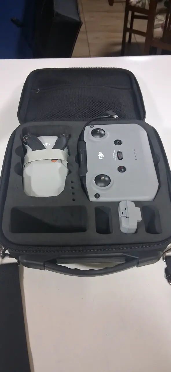 Drone DJI Mini 4k con control remoto y accesorios - 2