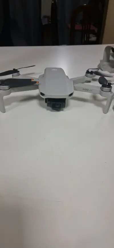 Drone DJI Mini 4k con control remoto y accesorios - miniatura 5