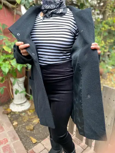 Abrigo de lana negro para mujer 70% lana - miniatura 2