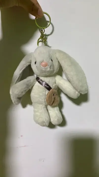 Llavero de peluche conejo blanco - miniatura 1