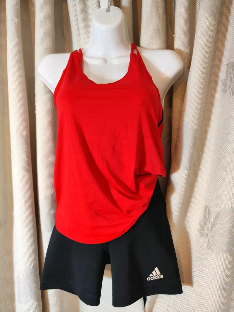 Conjunto deportivo mujer Adidas rojo y negro