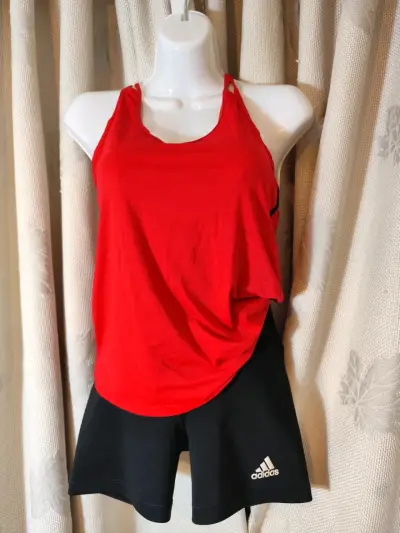 Conjunto deportivo mujer Adidas rojo y negro - miniatura 1