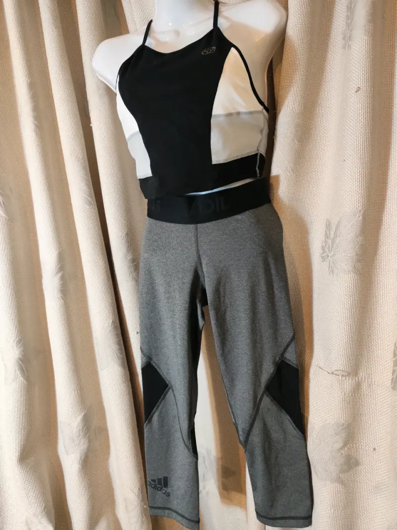 Conjunto deportivo mujer Adidas negro y gris