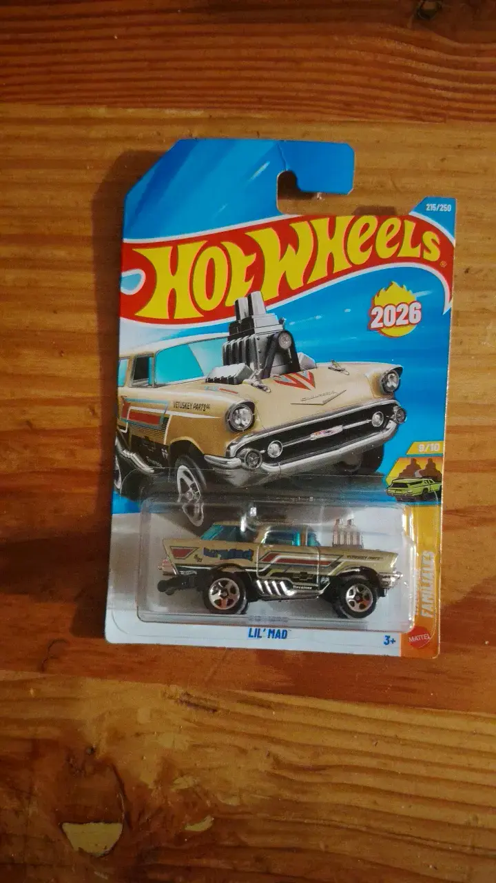 Auto de juguete Hot Wheels Lil' Mad 2026