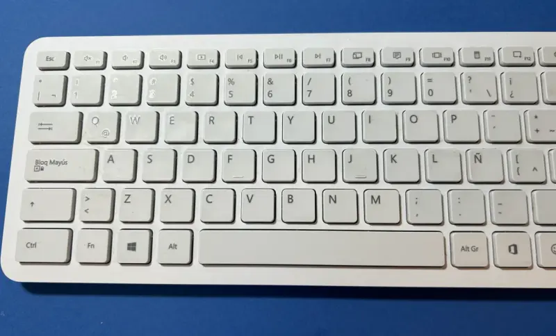 Teclado y Mouse Inalámbrico Microsoft Blanco - 3