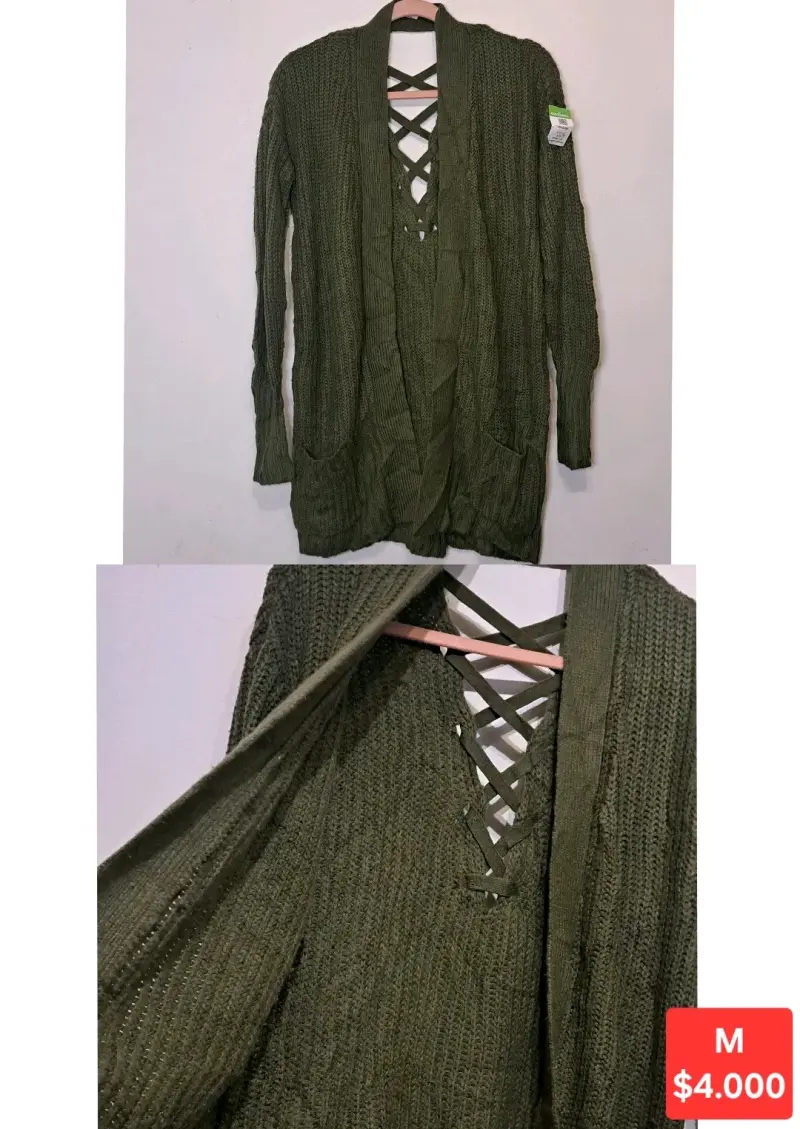 Cardigan verde con diseño cruzado