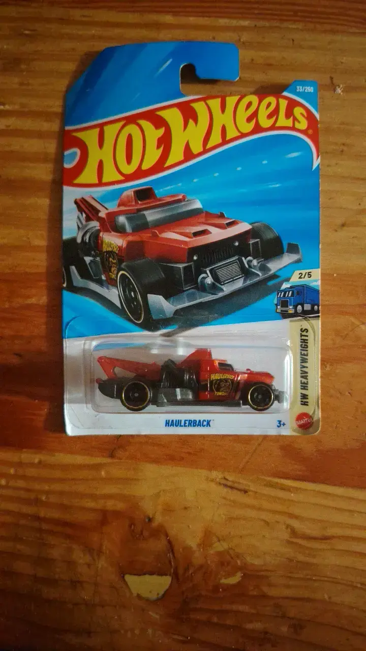 Auto de juguete Hot Wheels Haulerback rojo
