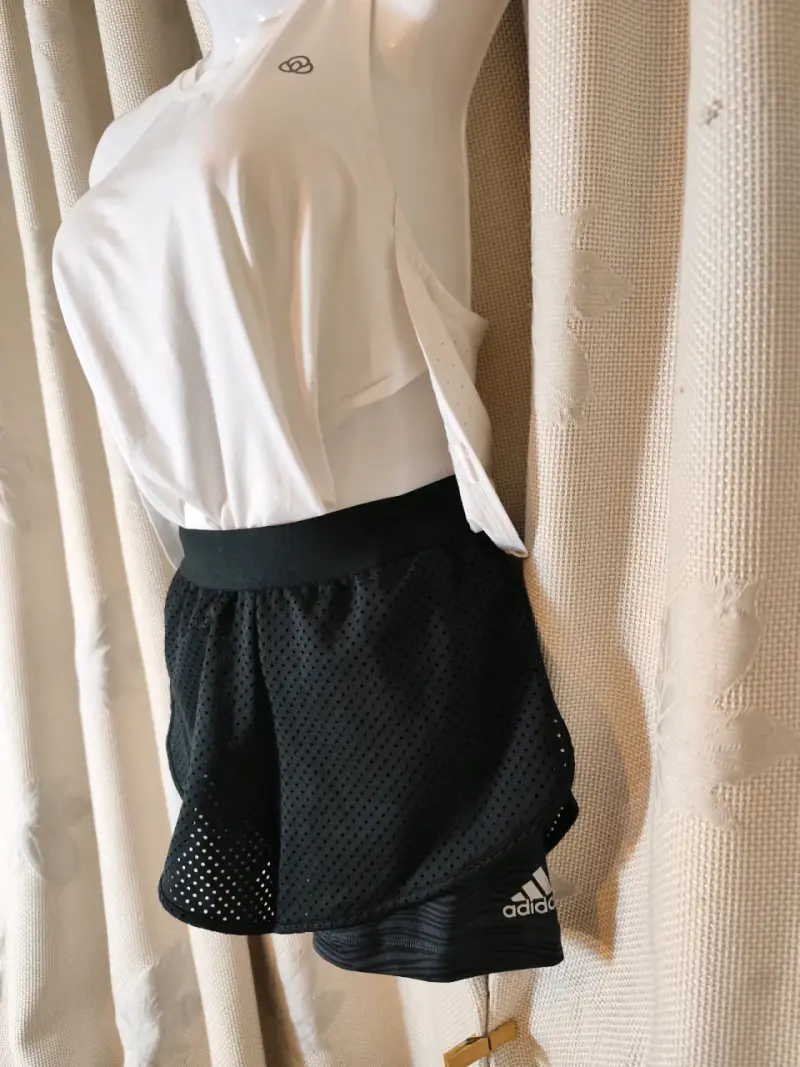 Conjunto deportivo mujer blanco y negro Adidas