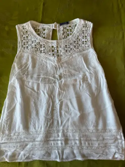 Blusa sin mangas blanca con encaje Wados - miniatura 1