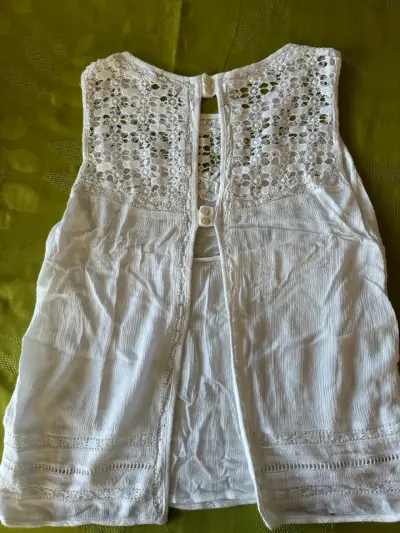 Blusa sin mangas blanca con encaje Wados - miniatura 3
