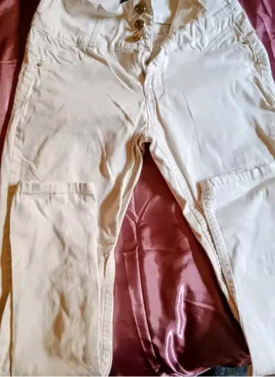 Pantalones blancos de mezclilla para mujer - miniatura 1
