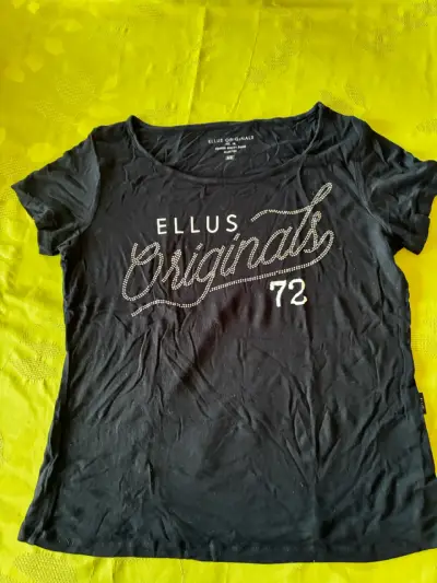 Polera Ellus Originals azul y negra con diseño - miniatura 4