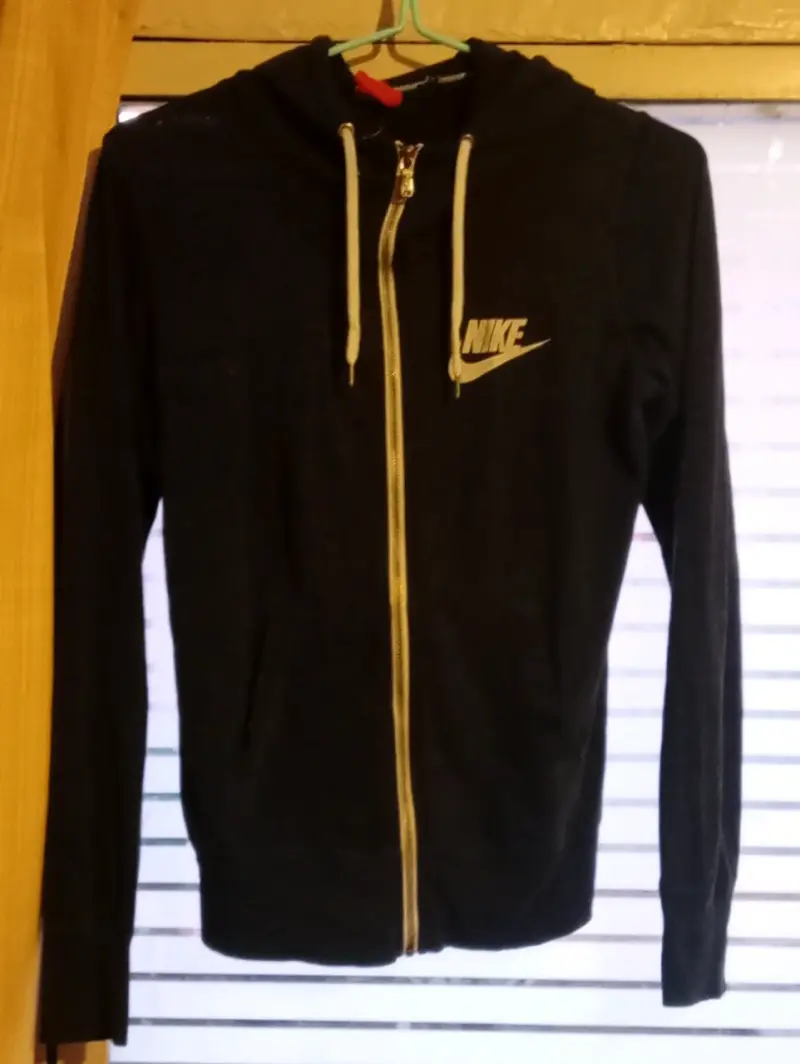 Polerón con capucha Nike negro para hombre