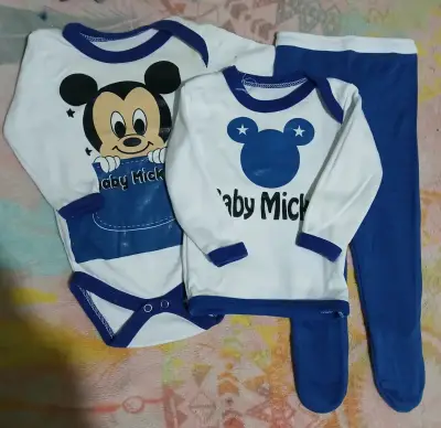Conjunto de ropa para bebé Baby Mickey - miniatura 1