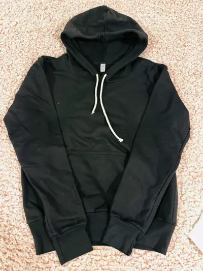 Polerón negro con capucha talla M - miniatura 1