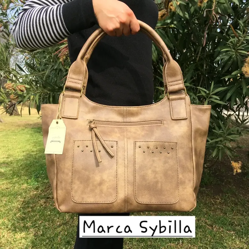 Cartera de cuero beige Sybilla con bolsillos