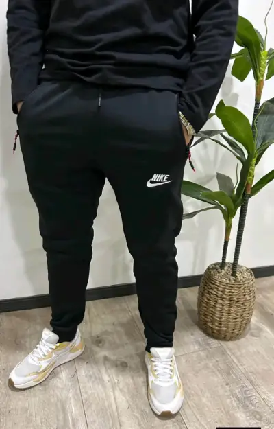 Pantalones Nike - miniatura 1