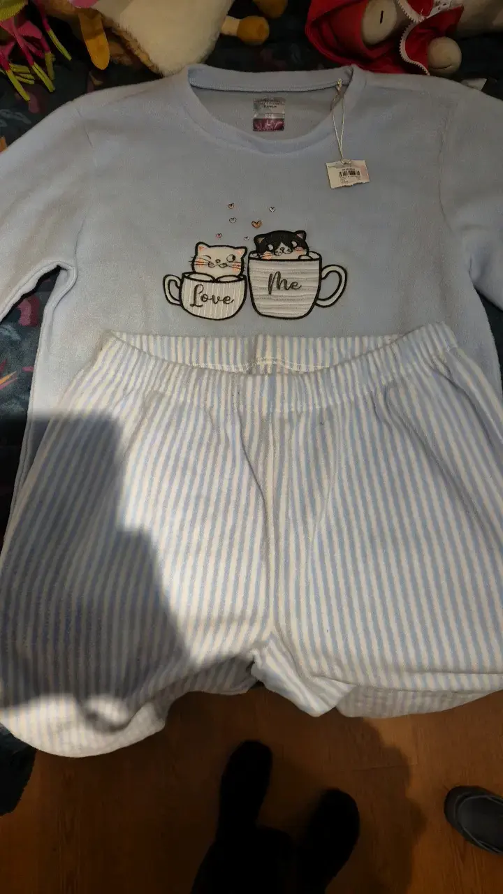 Pijama polar azul con diseño de gatos - 1