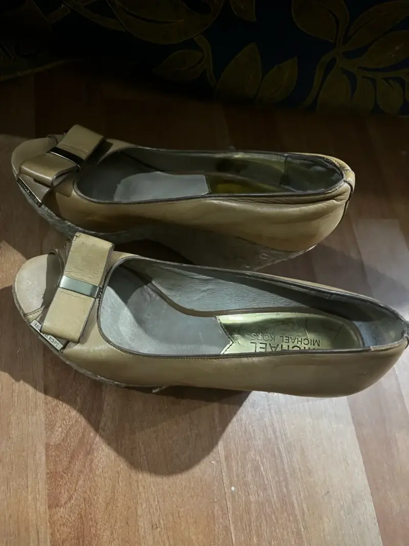 Zapatos de cuña dorados Michael Kors - 2