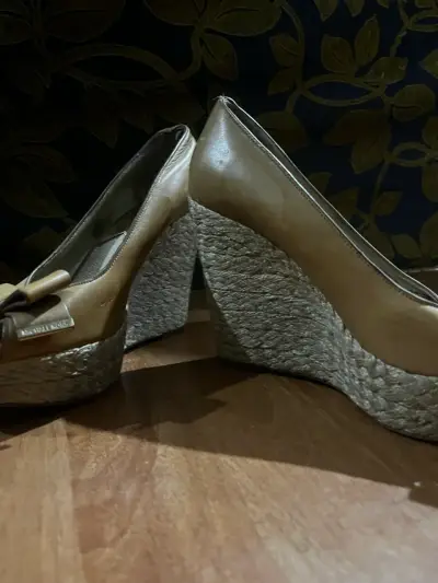 Zapatos de cuña dorados Michael Kors - miniatura 5