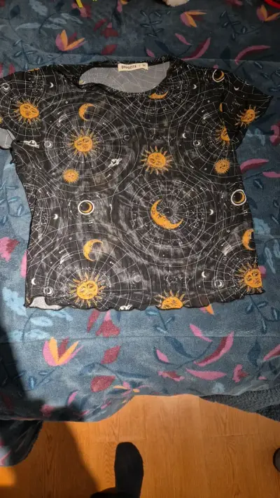 Polera estampada de sol y luna Opposite - miniatura 1
