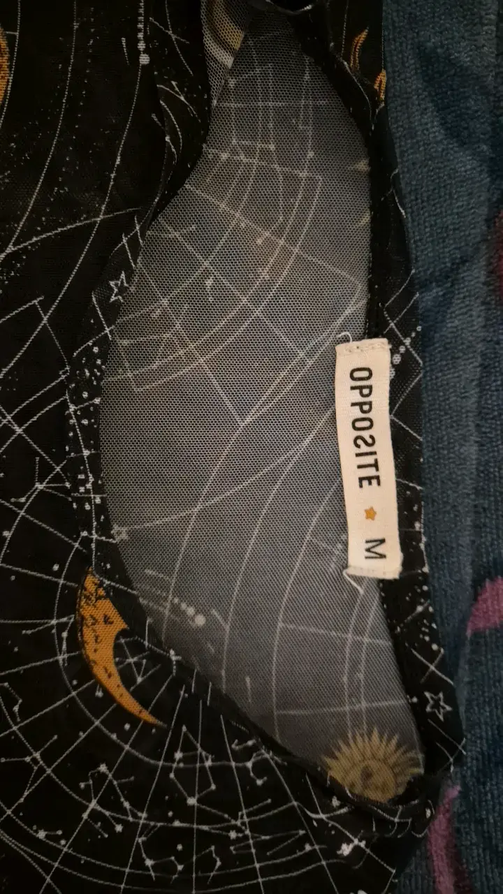 Polera estampada de sol y luna Opposite - 2