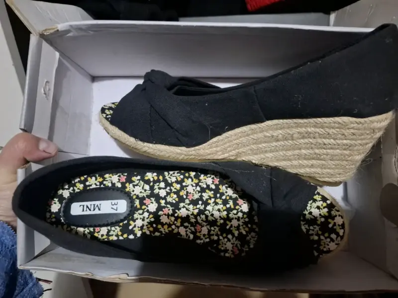 Zapatos de tacón alto con estampado floral - 2
