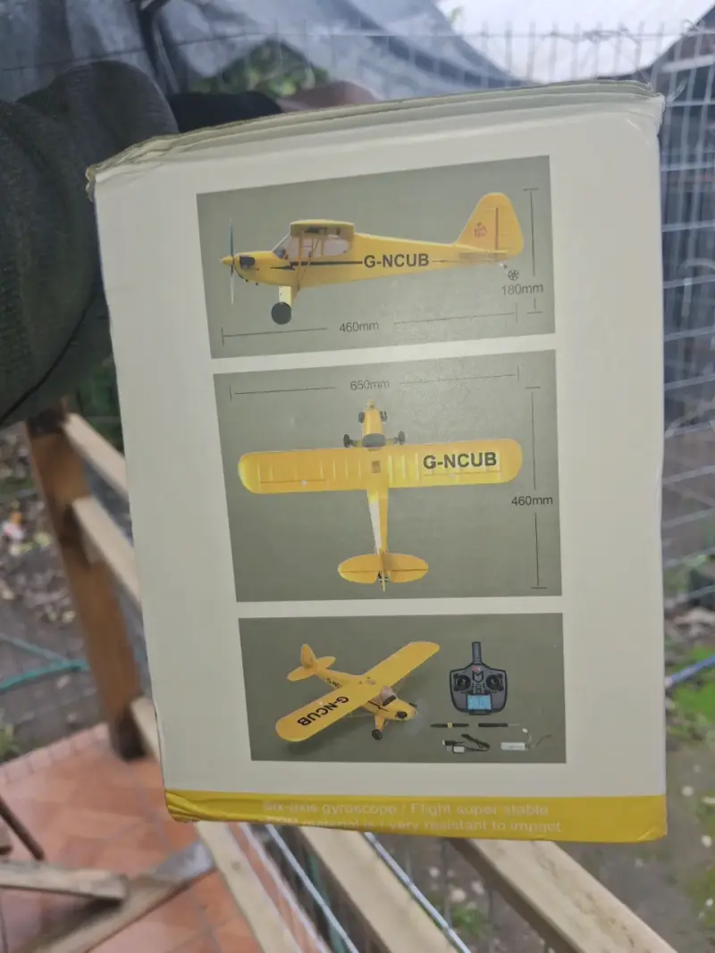Avión RC A160-J3 Skylark amarillo con control remoto - 2