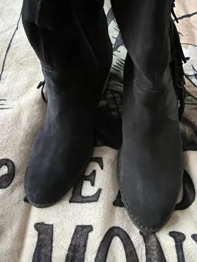 Botas negras - miniatura 3