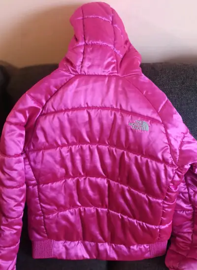 Chaqueta acolchada rosa The North Face para mujer - miniatura 2