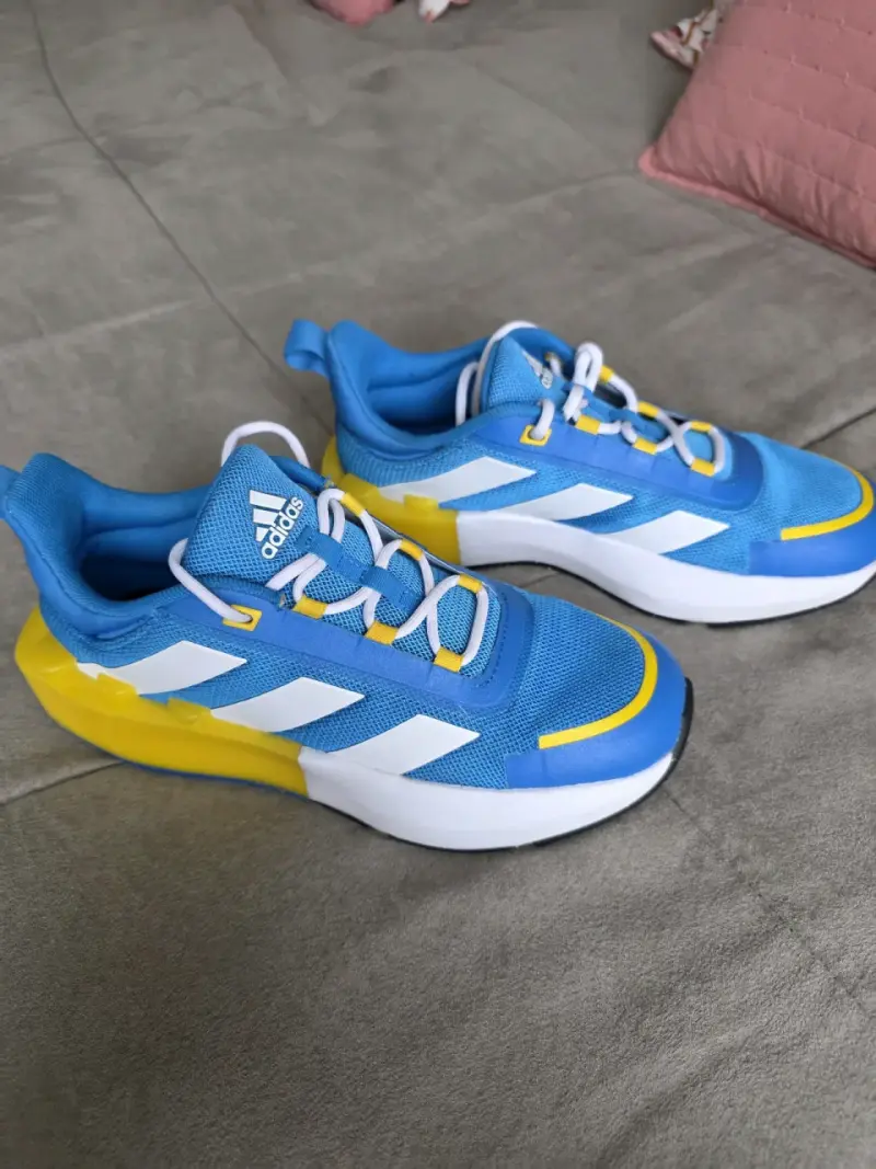 Zapatillas deportivas Adidas azules y amarillas - 3
