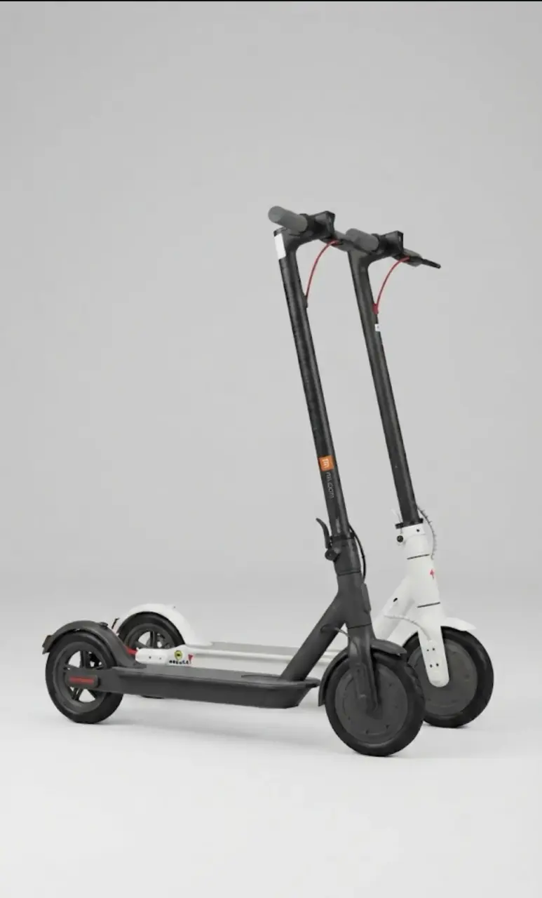Scooter Eléctrico Xiaomi MiJia M365 Negro y Blanco - 3