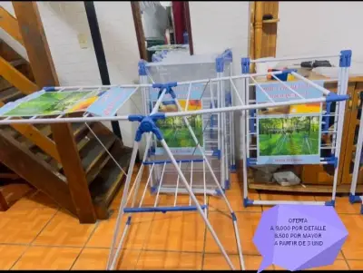 Tendedero plegable de metal para ropa - miniatura 1