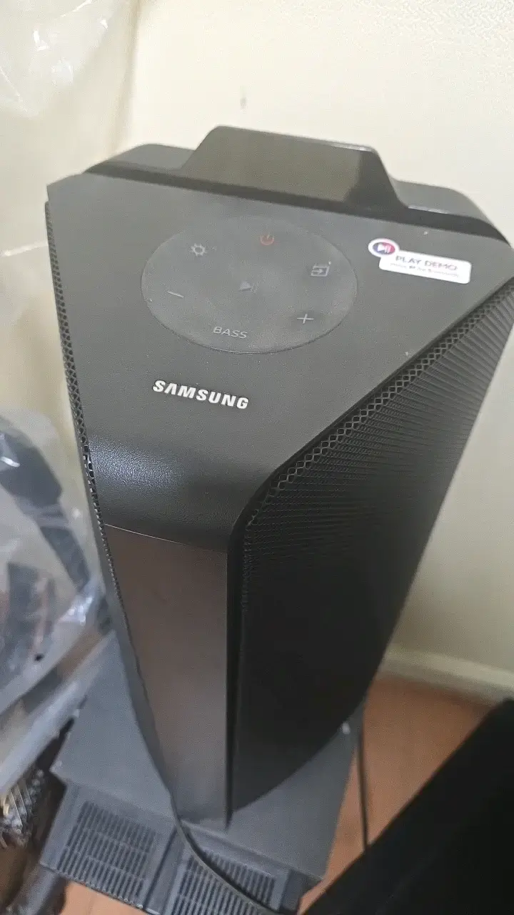 Parlante Samsung MX-T40 con sonido potente - 1